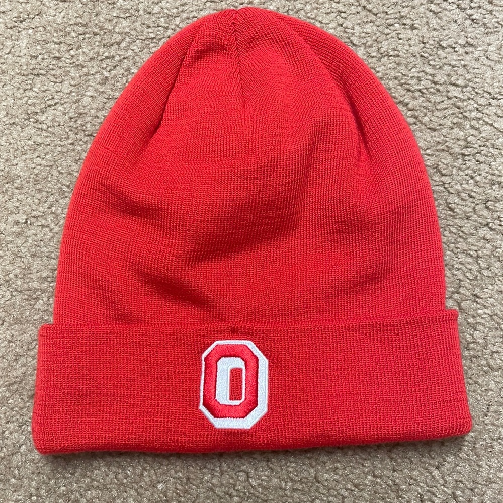 Nike Ohio State Buckeyes scarlet beanie. OS